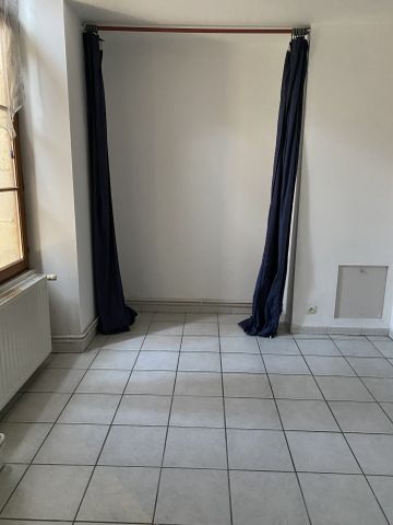 Location Appartement 3 pièces 78m² CHATEAUNEUF SUR CHER 18190 - Photo 5