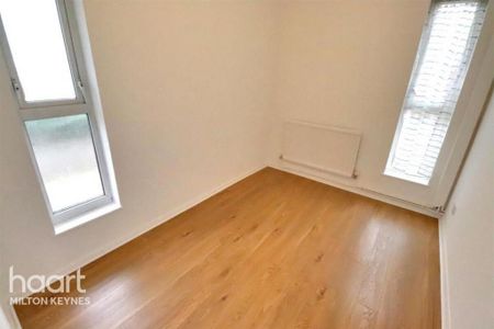 4 bedroom detached house to rent - Photo 4