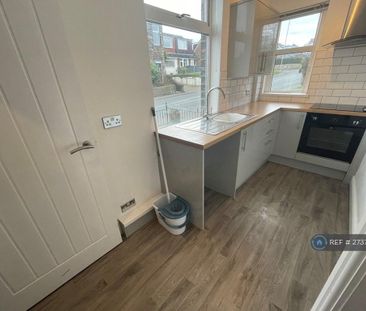 2 bedroom end of terrace house to rent - Photo 1