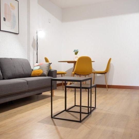 Piso de alquiler en Numancia - Photo 1