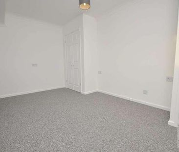 St Margarets Drive, Norwich, NR7 - Photo 3