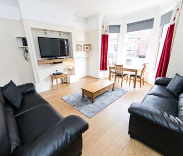 St Michaels Terrace, Headingley, Leeds - Photo 2