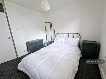 6 bedroom flat to rent - Photo 4