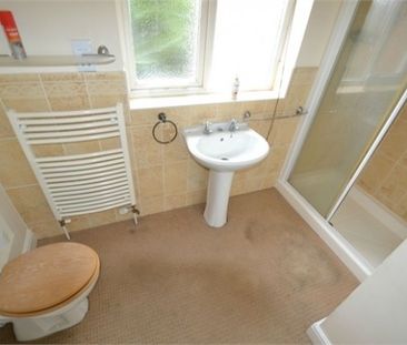 4 Bed - Triumph Close, Colchester, Essex - Photo 5