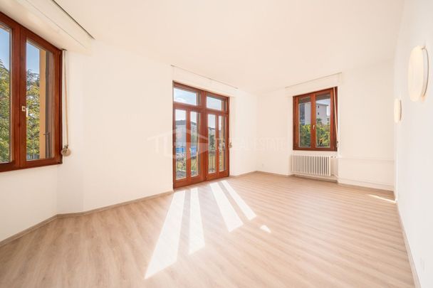 5 LOCALI SPAZIOSO E LUMINOSO VICINO AL CENTRO - Photo 1