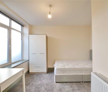 Filton Avenue, Filton - Photo 5