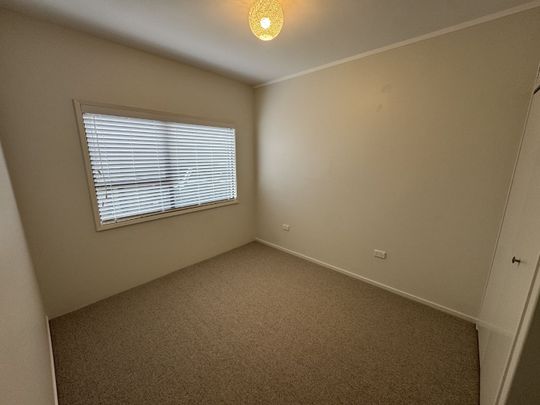 Long Drive - 3 bedroom - Photo 1