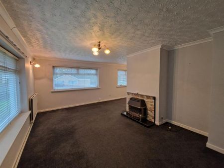 3 bedroom detached bungalow to rent - Photo 3