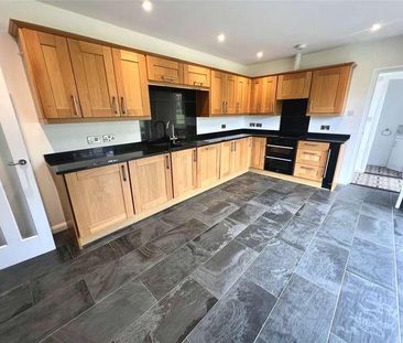 Maclins Close, South Molton, Devon, EX36 - Photo 6