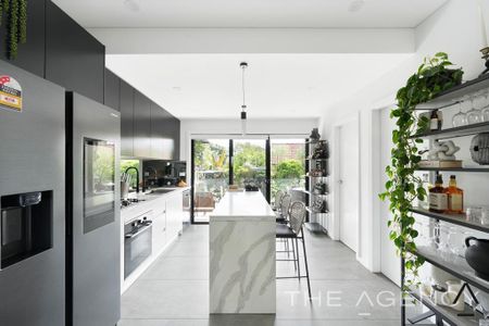 2/142-144 Nuwarra Rd, Moorebank NSW 2170 - Townhouse For Rent | Domain - Photo 2