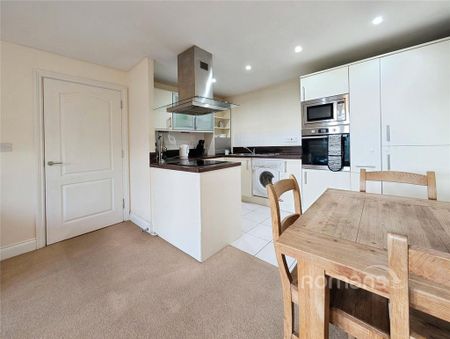 2 bedroom flat to rent - Photo 5