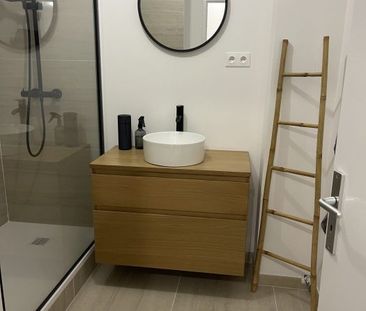 T3 REFAIT A NEUF AVEC TERRASSE + 2 PARKINGS + 1 CAVE - Photo 5