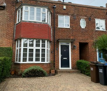 Lemsford Lane, Welwyn Garden City, Hertfordshire, AL8 6YJ - Photo 1