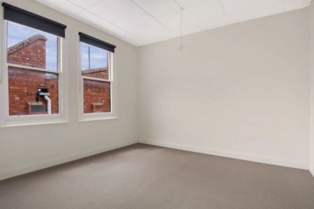 3 Bed, 1 Bath - Photo 5