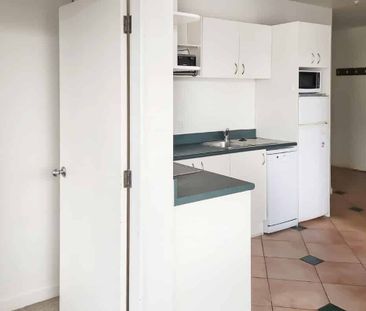 Apartment Living - Photo 3