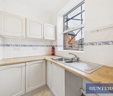 2 bedroom Flat To Let Total Size: 528 SQ FT - Photo 2
