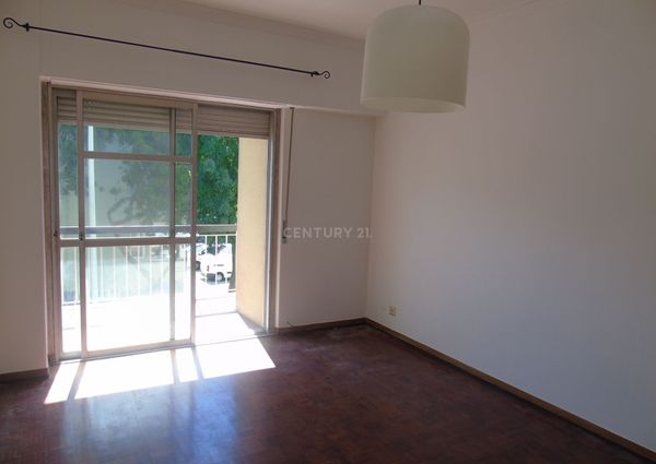 " RESERVADO " Apartamento T1 Figueirinha/Oeiras