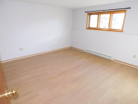 FOR RENT – 20 Feldspar Crescent, Halifax, Nova Scotia - Photo 2