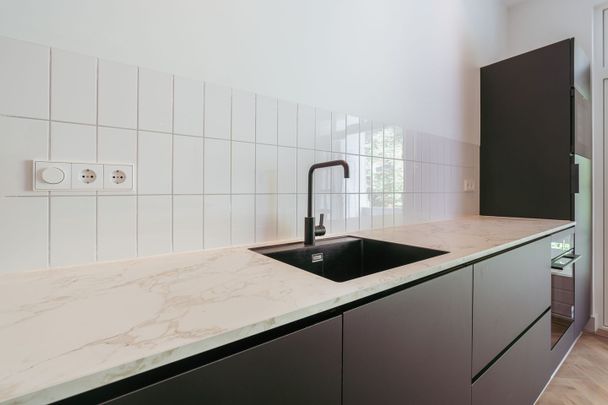Bronckhorststraat 18-2, Hondecoeterbuurt, 1071WR, Amsterdam - Photo 1