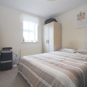 1 Bedroom Flat To Let - Photo 2