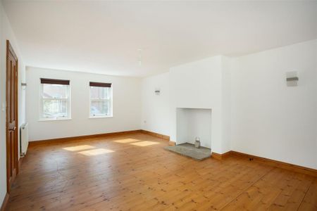 4 bedroom detached house to rent - Photo 2