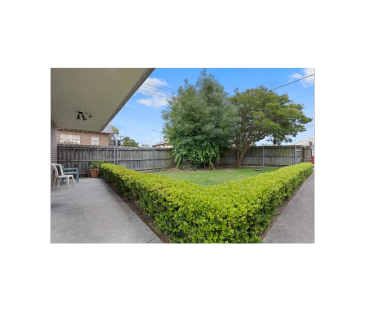 Centrally Located Furnished Studio - Photo 4