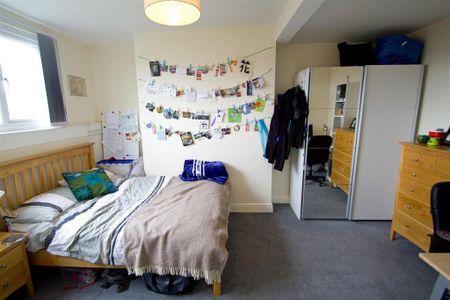 6 bedroom terraced house to rent - Photo 5