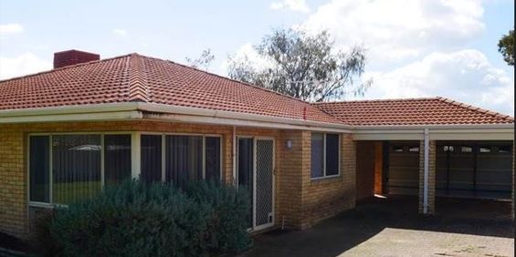 4 x 2 Family Home in Waikiki - Photo 3