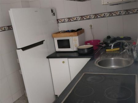 Piso de alquiler en Calle Calle Góngora, 24, Parque Ayala - Jardín de la Abadía - Huelín - Photo 4