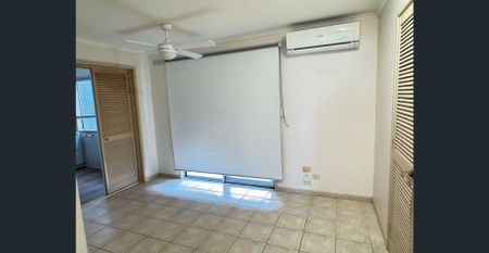 Lovely 3 bedroom family house in the heart of Bundall - Photo 5