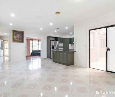 Premium 3-Bedroom Family Entertainer in a Peaceful Pocket. - Photo 1