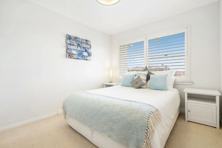 Luxurious Apartment with Panoramic Harbour Views - Photo 3