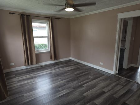 For Lease - 38 Glynn Road Unit# Main, Ajax, Ontario - Photo 4