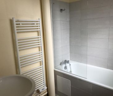 Location Appartement 2 pièces 42m² CHARTRES 28000 - Photo 2