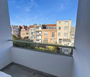 Appartement 1 chambre rénové avec balcon – quartier Juillet/Parc Ge... - Photo 5