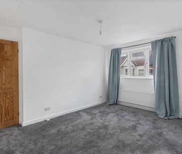 3 bedroom end of terrace house to rent - Photo 5