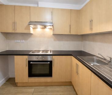 Conway Crescent, Perivale, Greenford UB6, London - Photo 3