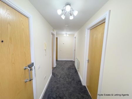 Hartshill House, St. Andrews Square, Stoke-On-Trent, ST4 7GD - Photo 5