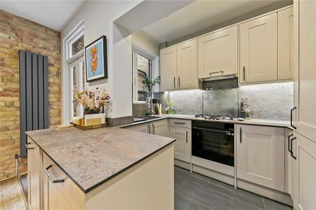 2 bedroom maisonette to rent - Photo 3