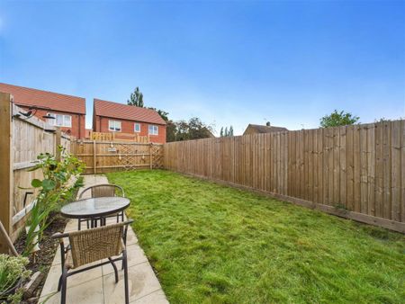 3 bedroom Terraced House to rent - Photo 3