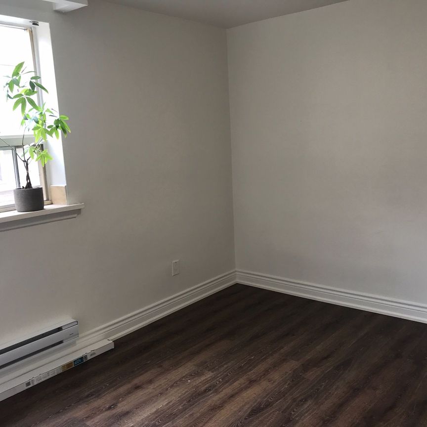 For Lease - 1981 Lawrence Avenue Unit# 2, Toronto, Ontario - Photo 1