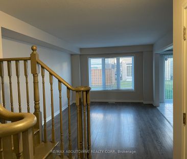 Detached Home For Lease | X7382158 - Photo 2