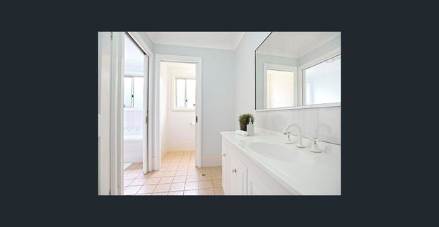 Contemporary 3-Bedroom Duplex with Outdoor Entertaining - Photo 1