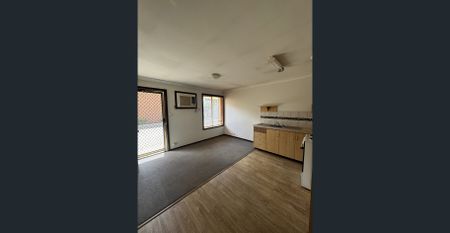 Neat and tidy unit - Photo 2