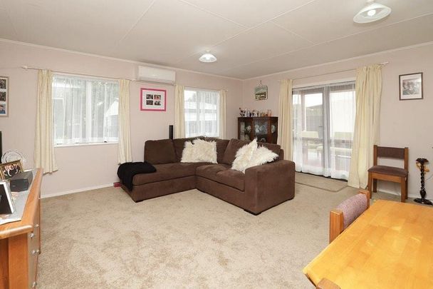 Charming Fitzroy 2BR house with North facing Deck - Photo 1