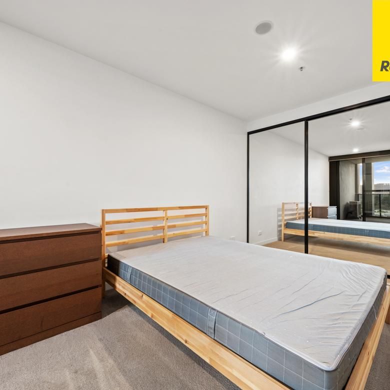 Furnished & Fabulous - 1 Bedroom Apartment in 'Midnight' - Photo 1