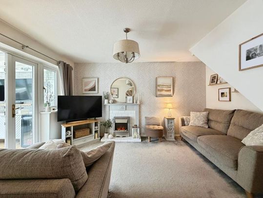 3 bedroom semi-detached house to rent - Photo 1