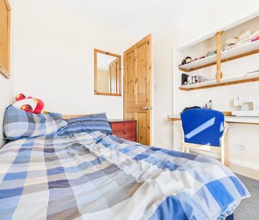 4 bedroom semi-detached house to rent - Photo 1