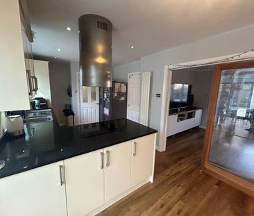 Gatley Drive, Guildford, Surrey, GU4 - Photo 6