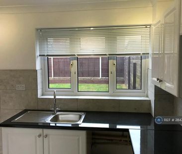 3 bedroom end of terrace house to rent - Photo 6